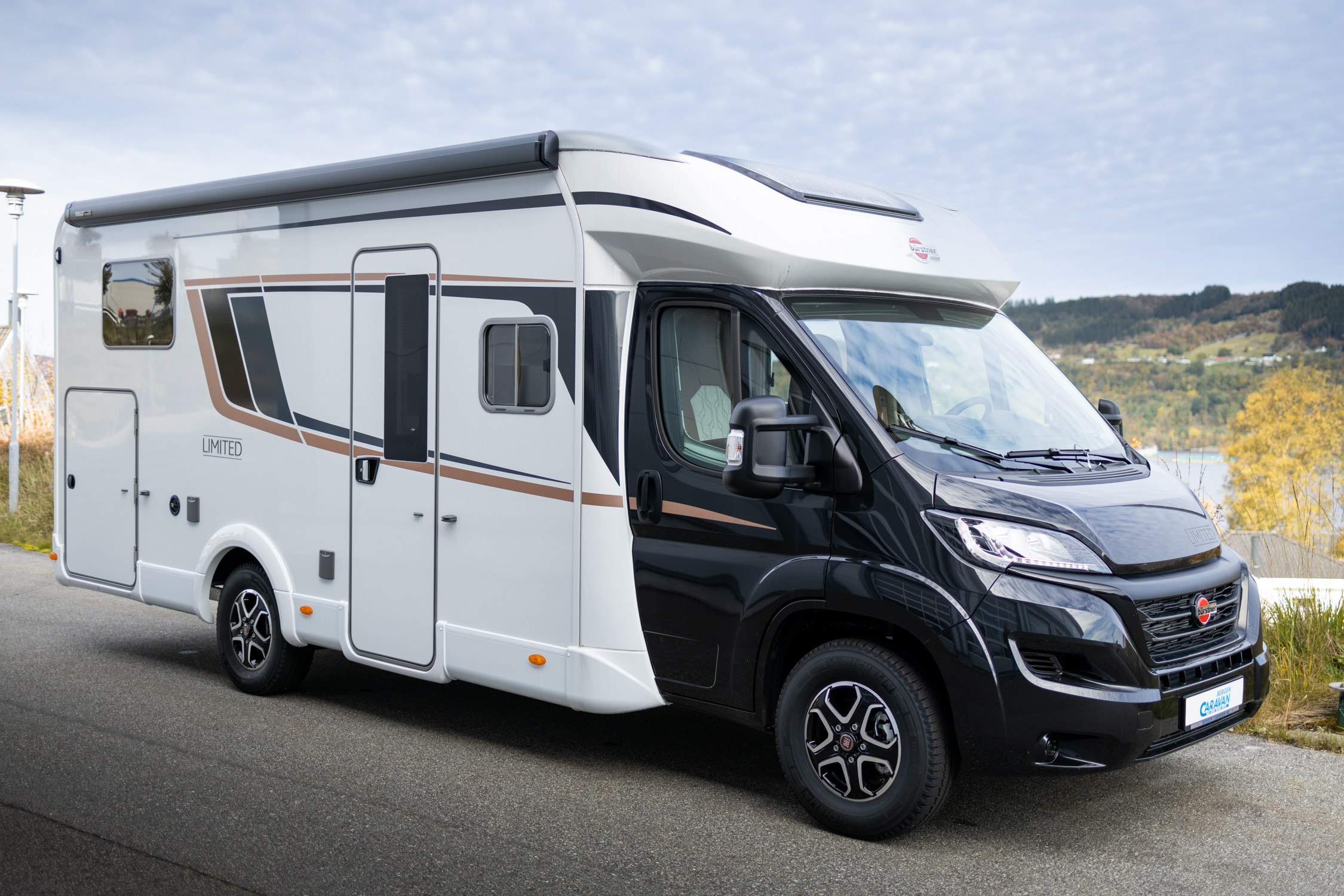 Bobiler på lager - Bergen Caravan AS | Bürstner Limited T 727 G |  3,5T/3,85T | Automat | Vinterpakke